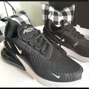 Nike Women’s Air Max 270 Size 8